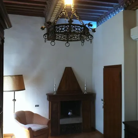 فندق مبيت وإفطار D'epoca سيينا